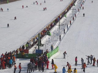 西安白鹿塬滑雪场
